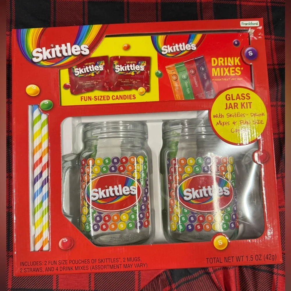 NEW!! SKITTLES GIFT BOX DRINK SET FUN DRINK MIXES GLASS JAR KIT AND CANDY STRAWS